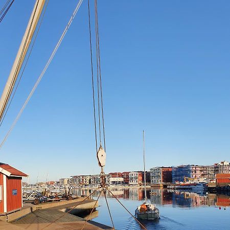 50 M Till Bad I Centrala Skaerhamn Extérieur photo